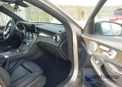 2020 Mercedes-Benz Glc 300 4Matic z USA, uszkodzony, nr VIN WDC0G8EB8LF728780